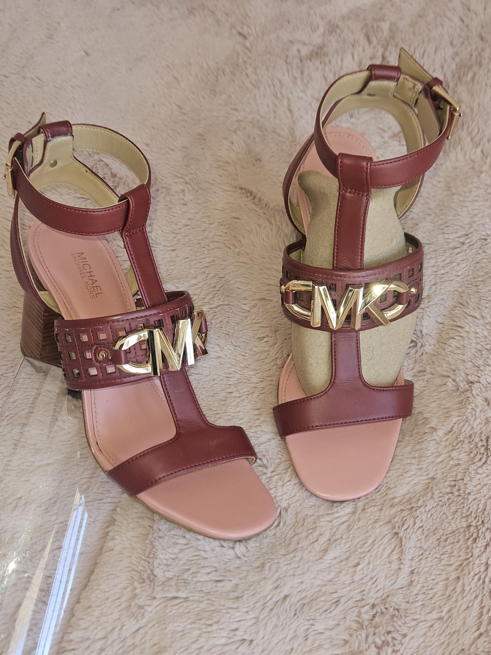 Michael Kors Izzy T-Strap Dress Sandals Burgundy Berry Gold Logo Block Heel